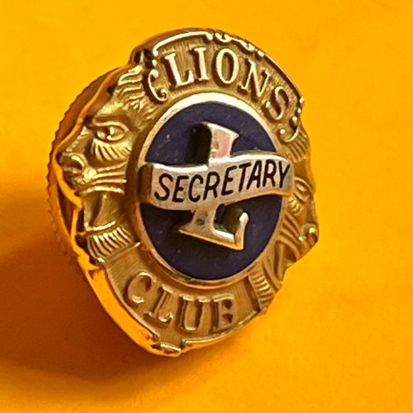 Lions Club Vintage 10 Karat Gold Enamel Pin
